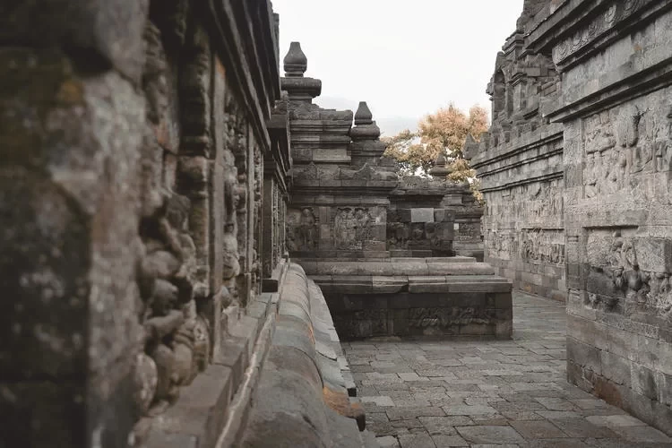 Ancient Java, Yogyakarta Travel Guide: Touching the Carvings of Time in a Suspended Time