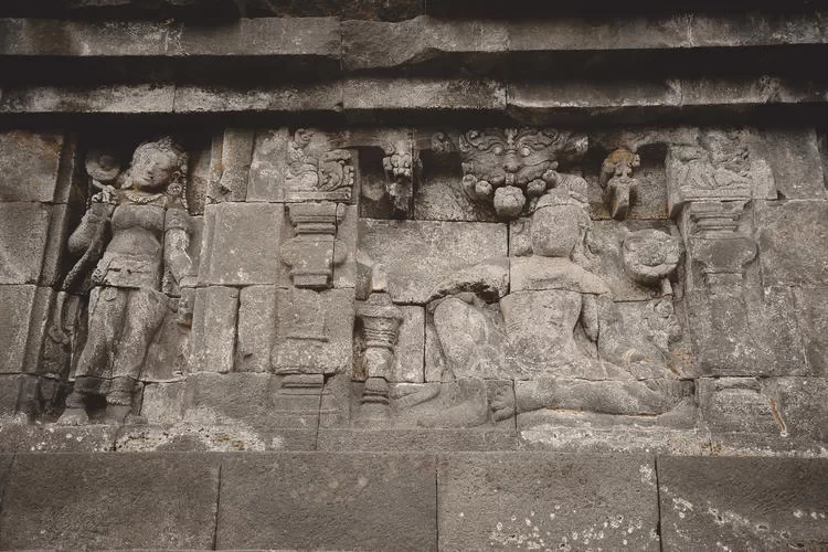 Ancient Java, Yogyakarta Travel Guide: Touching the Carvings of Time in a Suspended Time