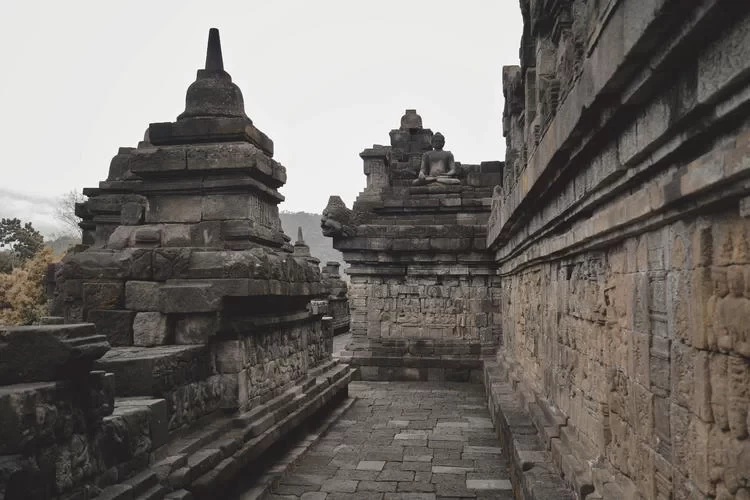 Ancient Java, Yogyakarta Travel Guide: Touching the Carvings of Time in a Suspended Time