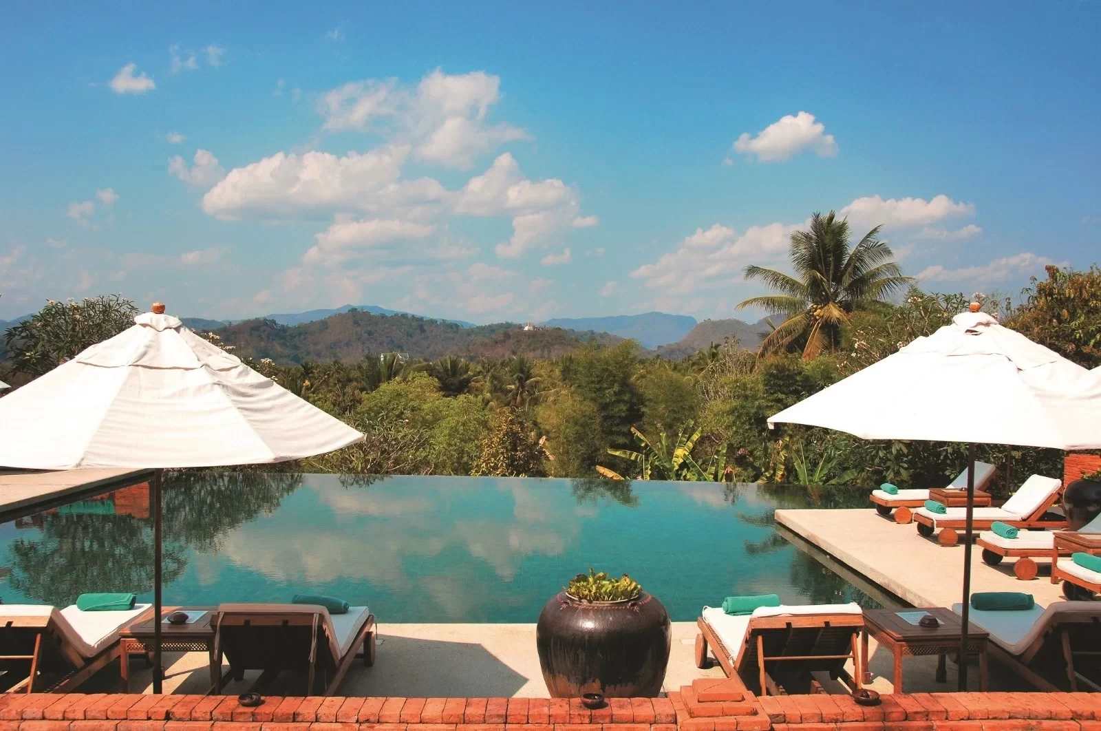 Southeast Asia's Healing Treasure Destination - Luang Prabang, Laos Luang Prabang Eat, Drink, Play, and Stay Super Comprehensive Strategy