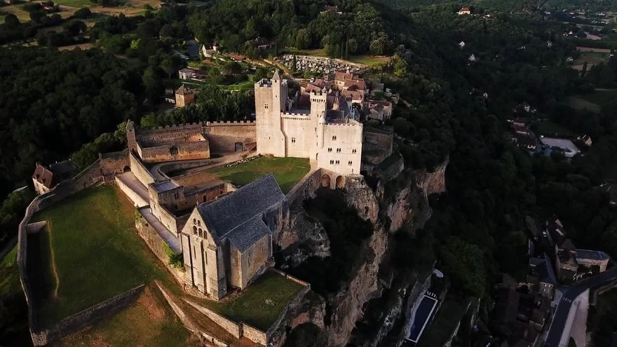 Self-driving in Southern France, Nice to the Dordogne Valley Travel Guide