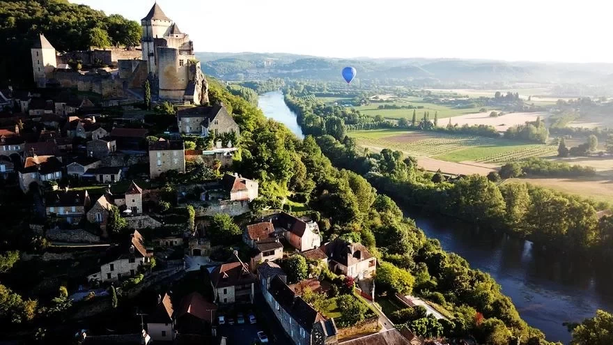 Self-driving in Southern France, Nice to the Dordogne Valley Travel Guide