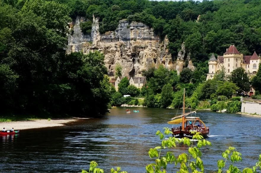 Self-driving in Southern France, Nice to the Dordogne Valley Travel Guide