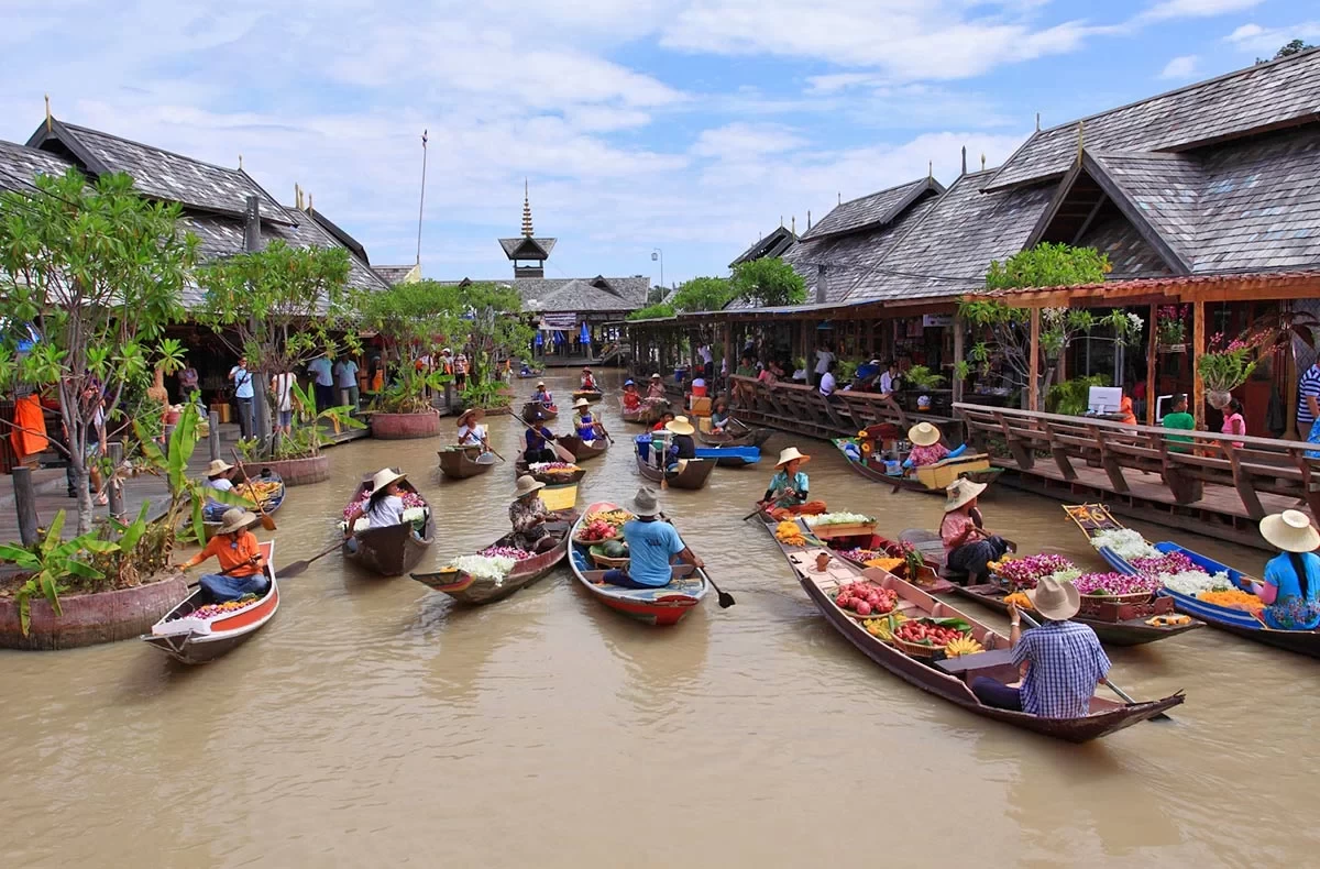 The Sparkling Pearl of Traditional Thai Culture: A Complete Guide to Experiencing Floating Markets around Bangkok