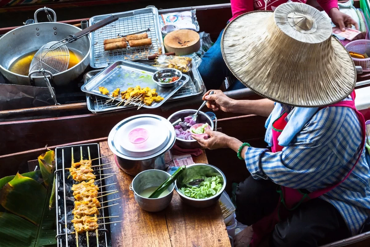 The Sparkling Pearl of Traditional Thai Culture: A Complete Guide to Experiencing Floating Markets around Bangkok