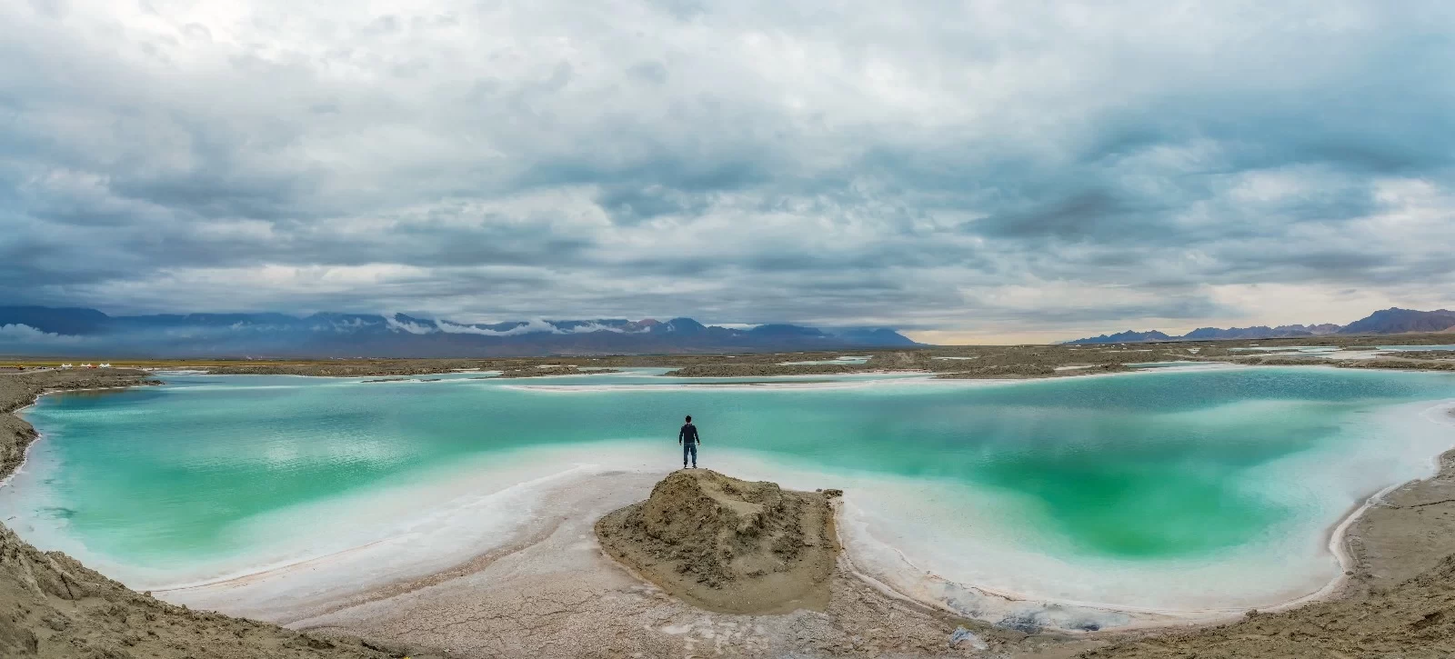 Travel with aliens, discover the most alien-like landforms on Earth