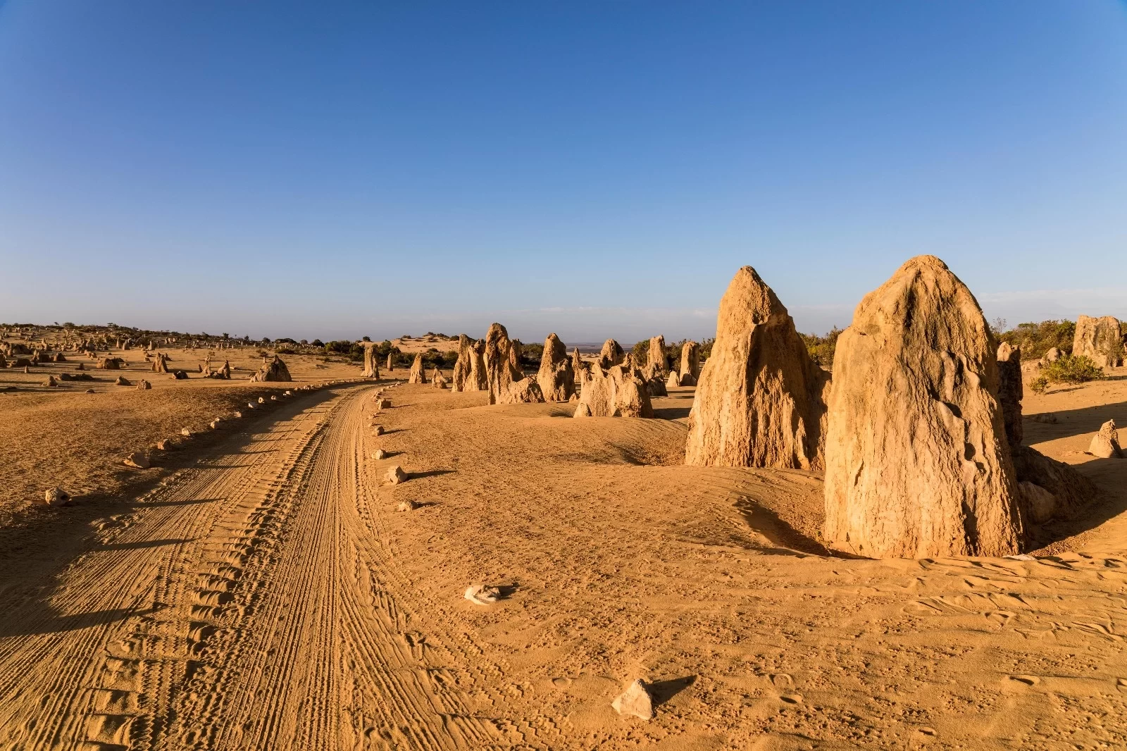 Travel with aliens, discover the most alien-like landforms on Earth