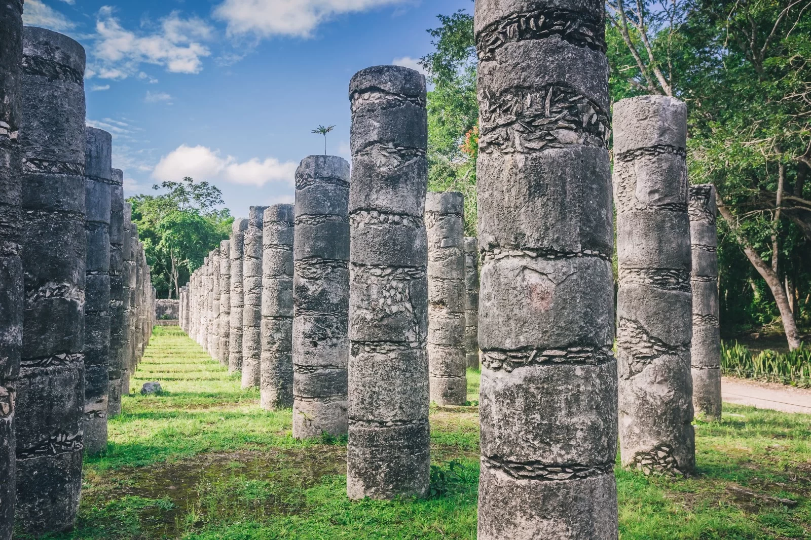 Travel with aliens, discover the most alien-like landforms on Earth