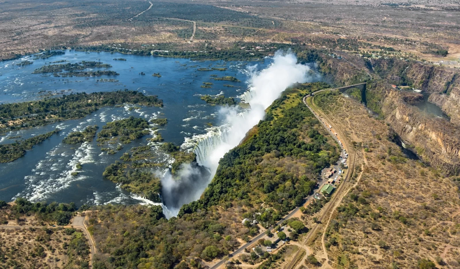 "Detailed Travel Guide to South Africa's Three Countries" - Botswana, Zimbabwe & Namibia Adventure