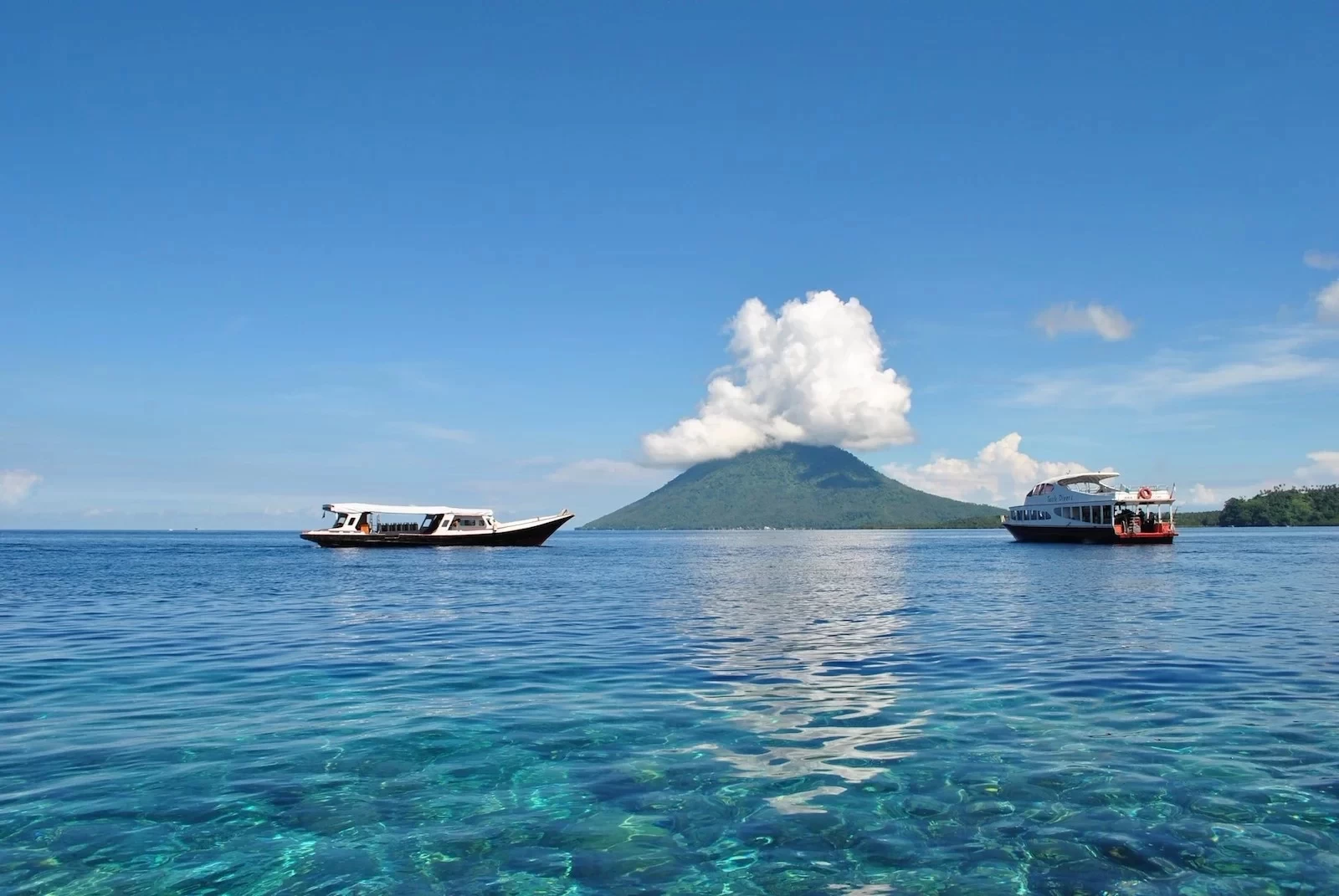 Manado, Indonesia: A World-Class Dive Destination, Featured in "The Ex-File 3", Budget-Friendly for a Monthly Salary of 4K