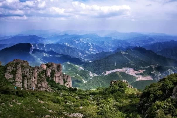 What are some mountain roads suitable for self-driving tours in Beijing 