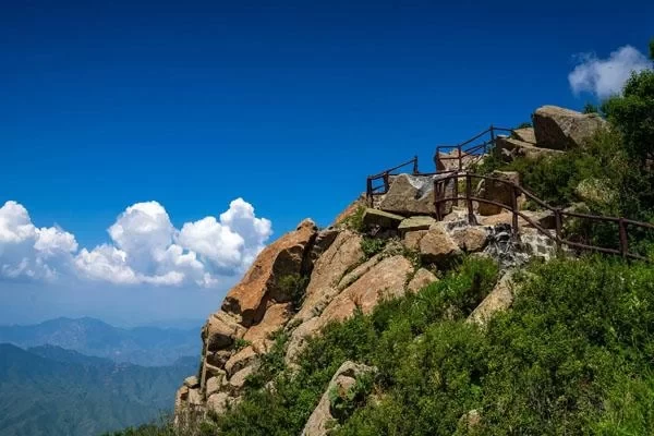 What are the most beautiful hiking trails in Beijing 