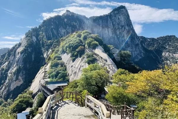 Mount Hua Travel Guide: Ticket Prices and Travel Tips 