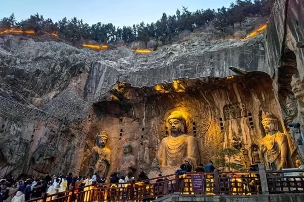 A Detailed Guide to a One-Day Tour of the Longmen Grottoes in Winter