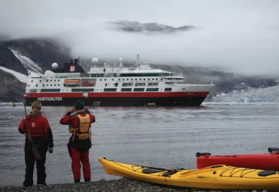 Arctic Travel Guide: Transportation and Precautions