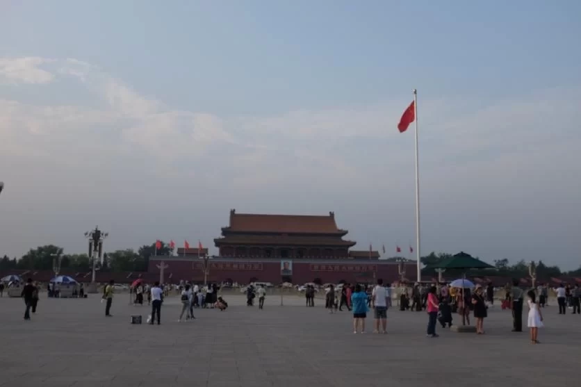 What are the famous historical sites and tourist attractions in Beijing? 