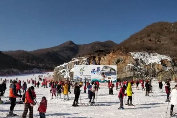 Jingzhi Lake Ski Resort in Beijing: How is it and How much are the tickets?