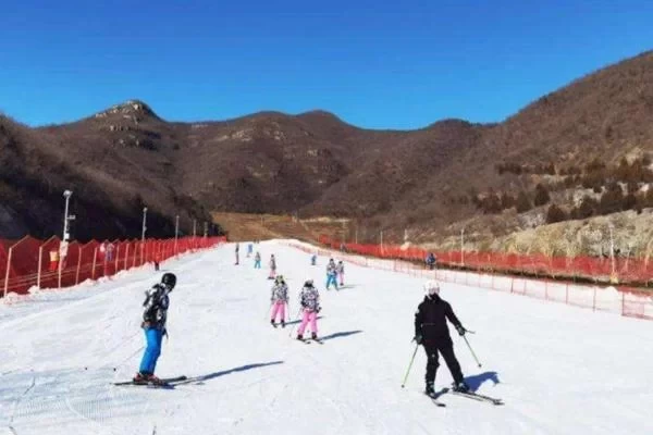 Jingzhi Lake Ski Resort in Beijing: How is it and How much are the tickets? 