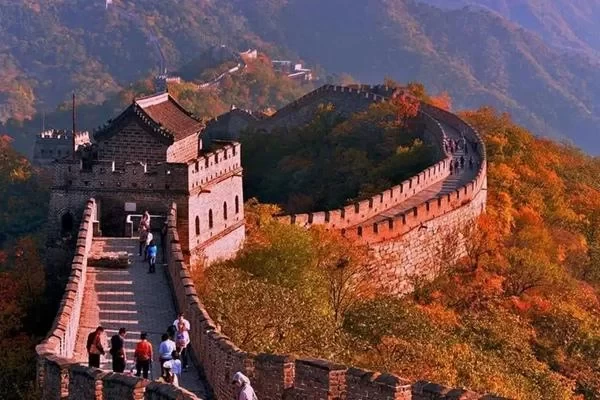 Which is better: Badaling Great Wall or Mutianyu Great Wall? Both are unique and worth visiting. 