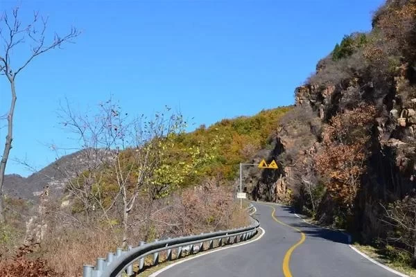 The Best Places to Drive and See Red Leaves in Beijing