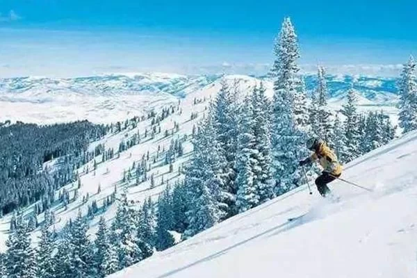 Best Skiing Spots in Beijing: Ticket Prices, Transportation, and Addresses