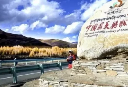 What are the most popular trekking spots in Yunnan? 