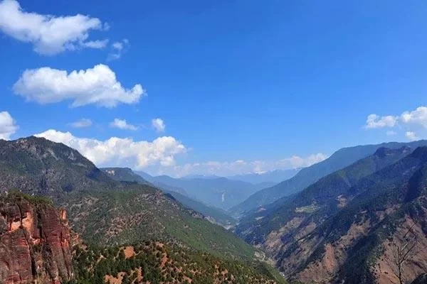 Lijiang Laojun Mountain Hiking Routes and Guide 