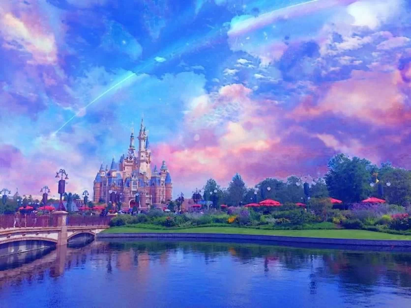 Does Shanghai Disneyland charge admission for children under one meter? What are the highlights of Shanghai Disneyland?