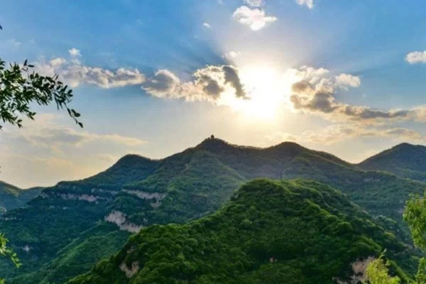 Yunqiu Mountain Scenic Area Travel Guide 