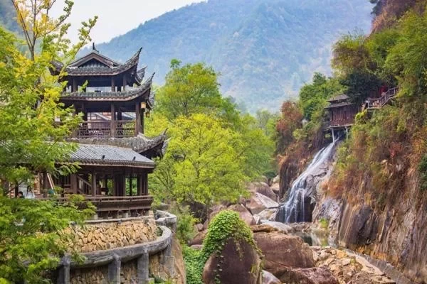 What are the Attractions in Shangrao Wangxian Valley Scenic Area?