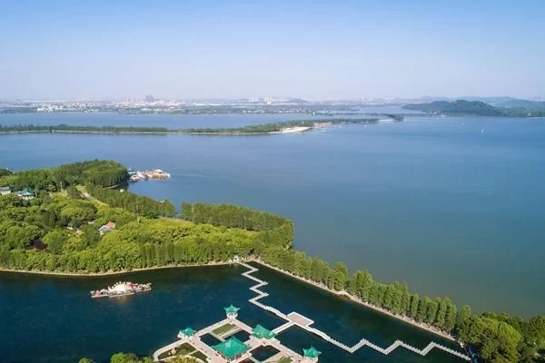 Which section of East Lake Greenways is the most fun? Local Wuhan people tell you each section has its own unique features 