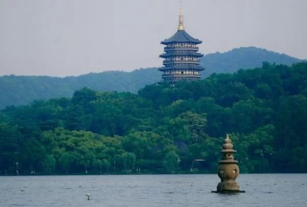 Which city is more fun, Shanghai or Hangzhou? 