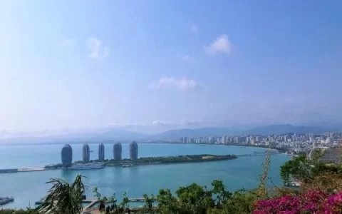 Is Sanya suitable for a May Day trip? Are there many people in Sanya during May Day?