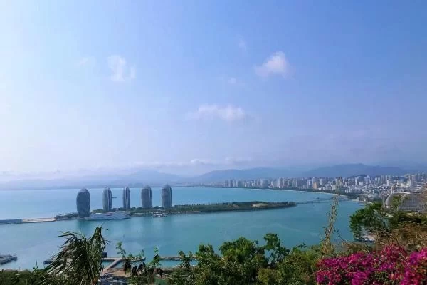 Is Sanya suitable for a May Day trip? Are there many people in Sanya during May Day?