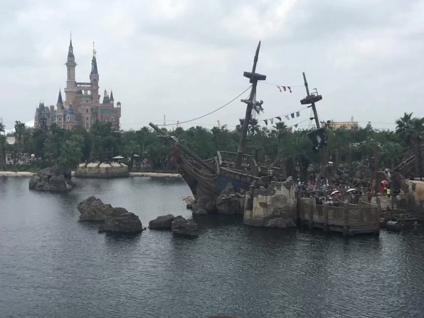 Shanghai Disney One-Day Tour Guide + Best Route 