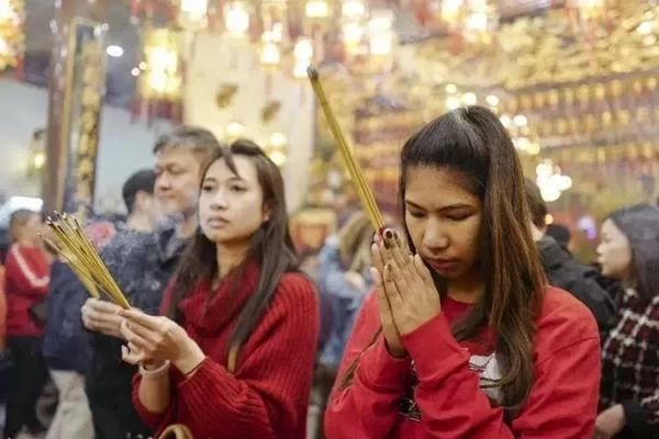 Can You Burn Incense at the Tianfei Palace in Shanghai? Introduction to the Tianfei Palace Scenic Area