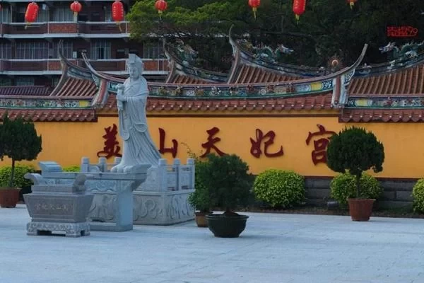 Can You Burn Incense at the Tianfei Palace in Shanghai? Introduction to the Tianfei Palace Scenic Area 