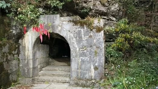 Is Longshun Baiyun Mountain Rhododendron Lake fun? 