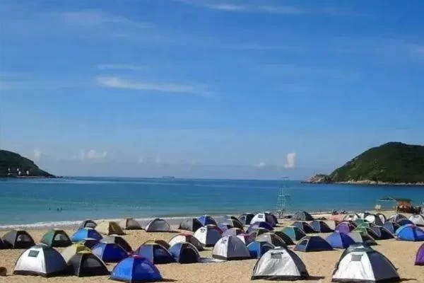 Can I camp at Daxing Beach in Xiapu?