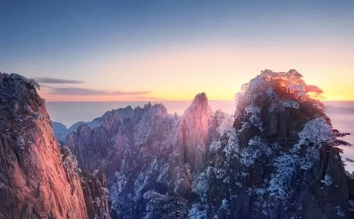 A Journey to Mount Huangshan