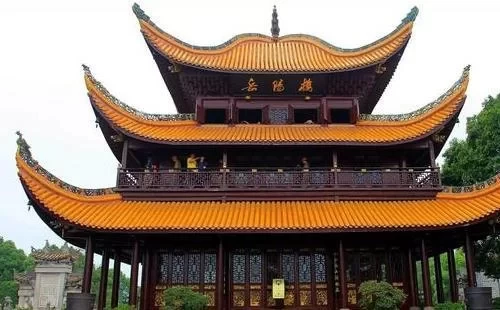 Which is more fun, the Yellow Crane Tower or the Yueyang Tower?