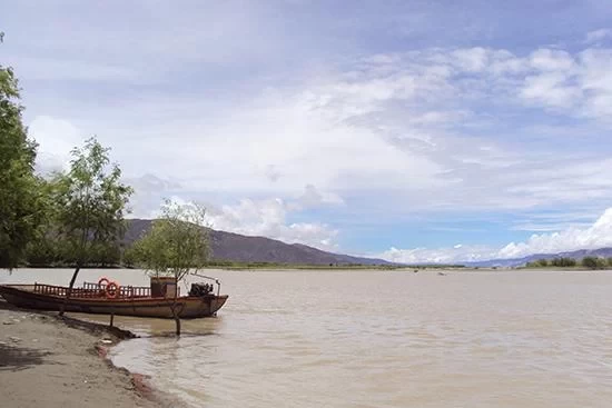 Yarlung Tsangpo River Travel Guide 