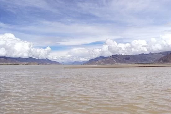 Yarlung Tsangpo River Travel Guide 