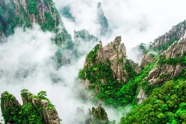 Top 10 Must-See Attractions in Huangshan 