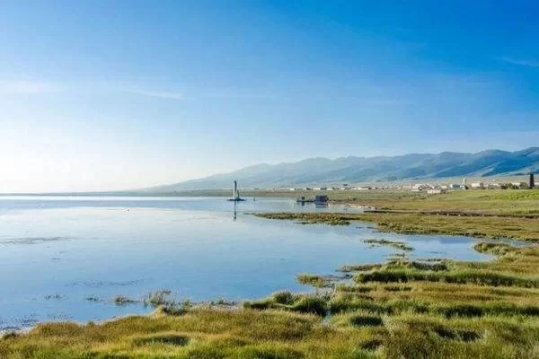 What are the attractions in Qinghai Lake? How to get to Qinghai Lake? 