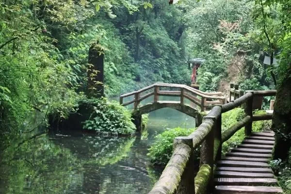 Best Hiking Routes in Qingcheng Mountain Back Mountain 