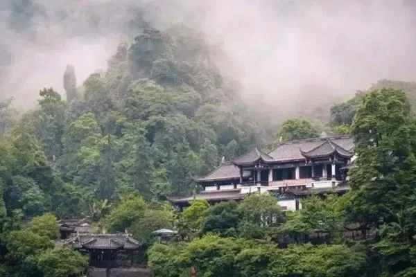 Best Hiking Routes in Qingcheng Mountain Back Mountain 