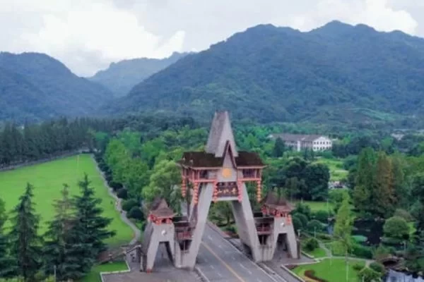 5 Free Hiking Trails with Stunning Views in Dujiangyan 