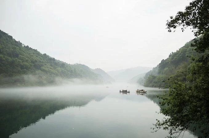 What are the fun things to do in Chenzhou and what universities are there? 