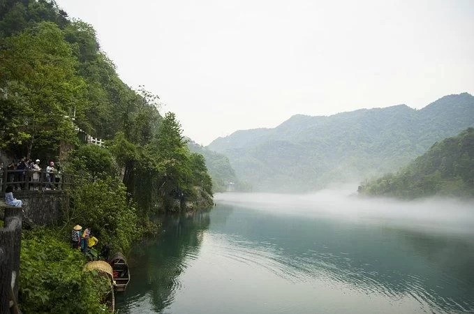 What are the fun things to do in Chenzhou and what universities are there? 